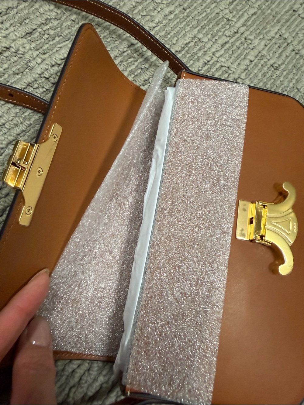 Celine Tan Leather Triomphe shoulder bag with Gold Hardware. - Picture 6 of 11